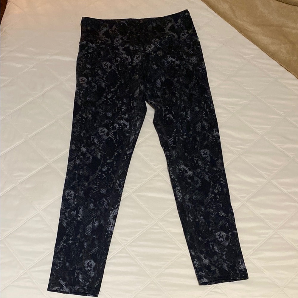Tuff Athletics Black Patterned Leggings